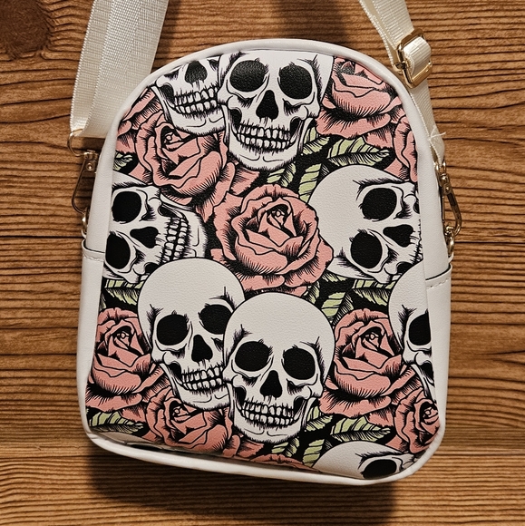 Mini Skull and Flower Print Lightweight Crossbody Bag Gothic Pink - Picture 4 of 9